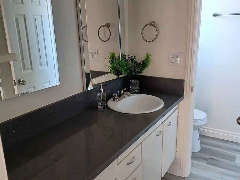 Huntington Garden Apartments — Photo 38