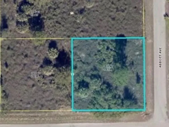 4307 E 19th St, Lehigh Acres, FL 33972