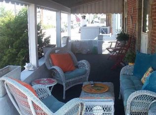 52 Malone St, Hicksville, NY 11801