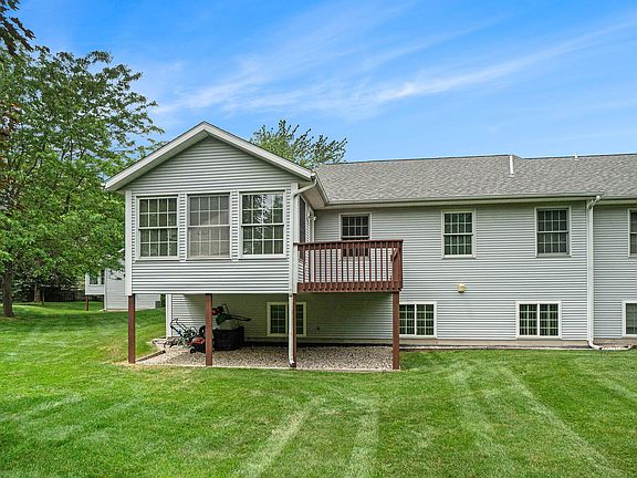 4th image of 249 Carrington Pl