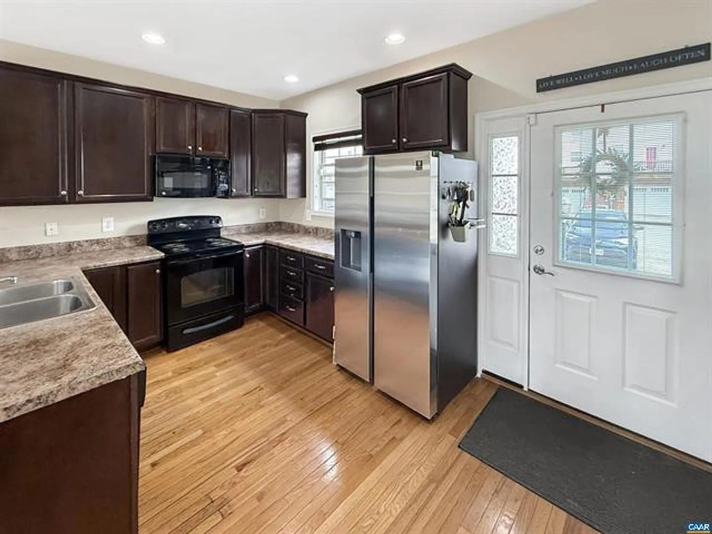 Walk to Bonefish & Target from this like new multi-level 4 bedroom, 3.5 bath townhome! — Photo 3