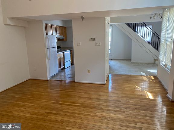 3rd image of 205 N Market St #2C
