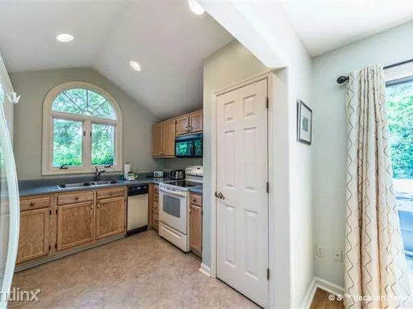64 Full Sweep, Hilton Head Island, SC 29928