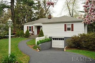 1st image of 40 Brookside Pl