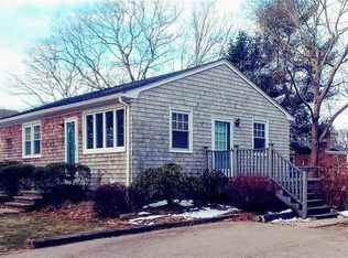 40 Beach Plum Rd, Narragansett, RI 02882