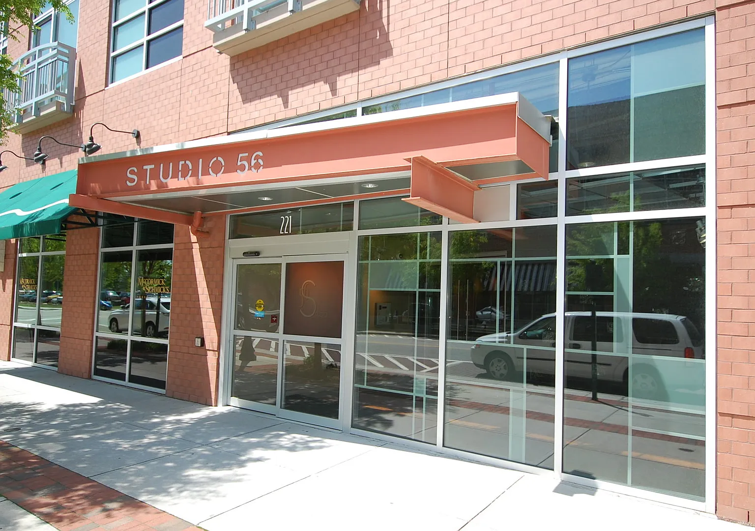 Furnished Loft Rental Unit in Town Square VA Beach — Photo 2