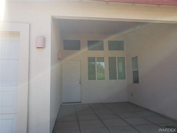 5th image of 3598 Heather Ave