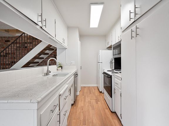 3rd image of 5055 Rhode Island Dr APT 2