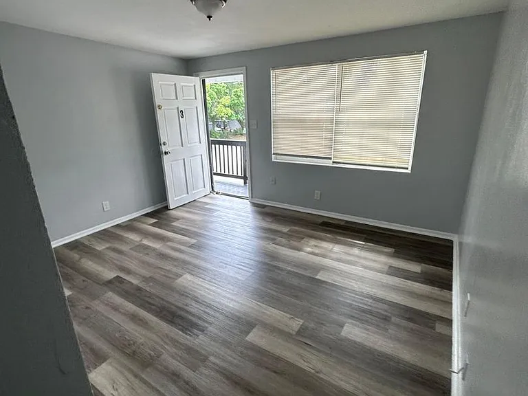 3805 Fairfax St — Photo 3