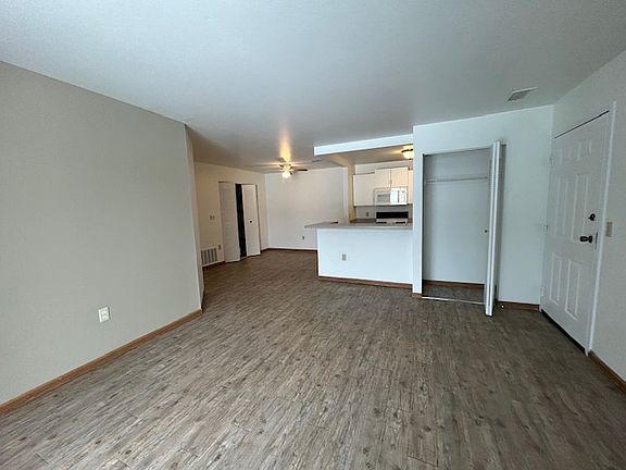 2nd image of 4608 N Park Ln #4608