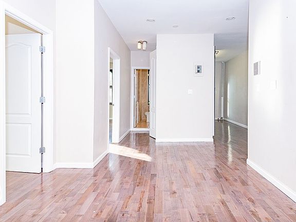 5th image of 377 Montgomery St #B1777