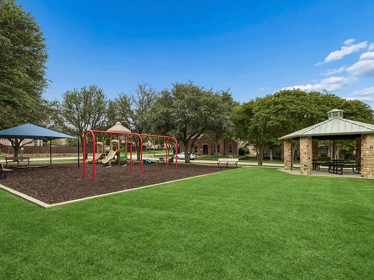 913 Filmore Dr — Photo 42