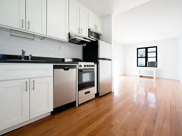 312 W 23rd St #3S — Photo 1