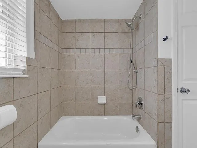 1180 SW 17th St — Photo 9