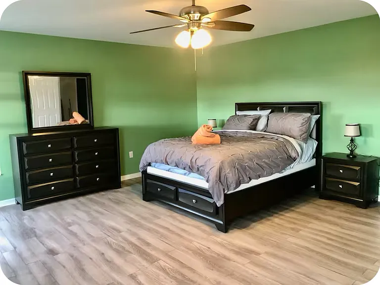 1067 Berkeley Dr — Photo 12