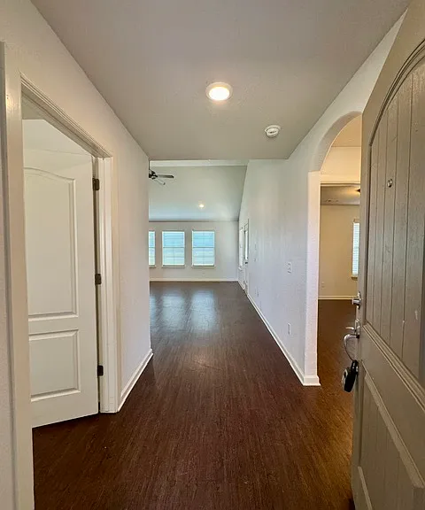 508 Eagle Dr NE — Photo 5