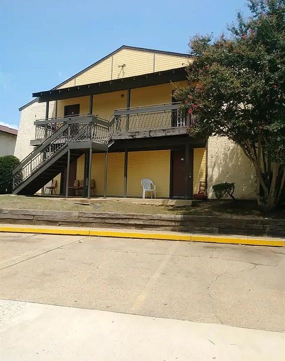 1st image of 2750 Waggoner Ave