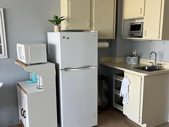 4th image of 2043 S Atlantic Ave #314