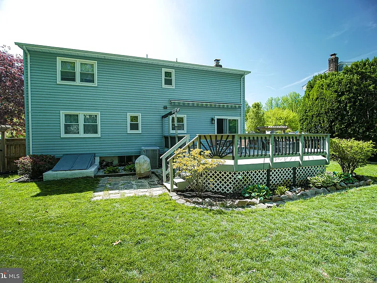 13210 Nickleson Dr — Photo 26