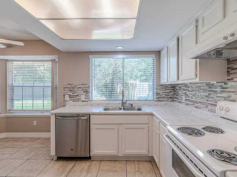 18506 Creekfield Ct — Photo 19