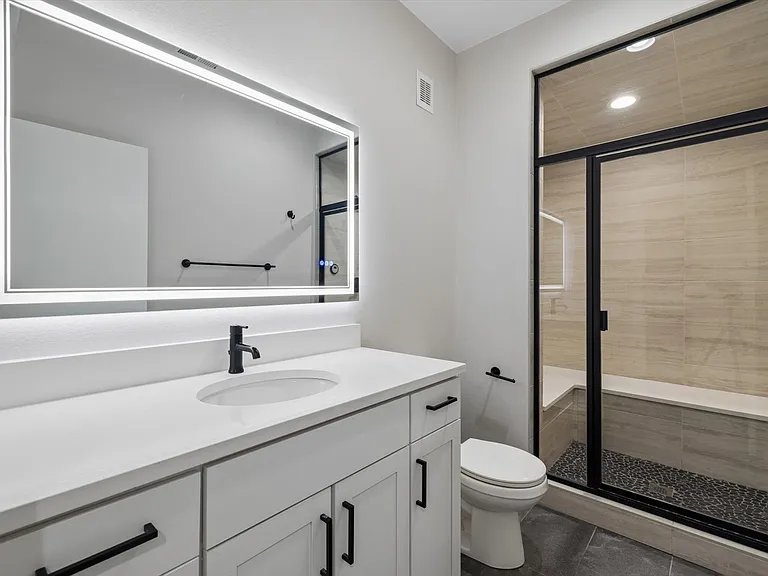 Basement Bath w/ built in Steam system