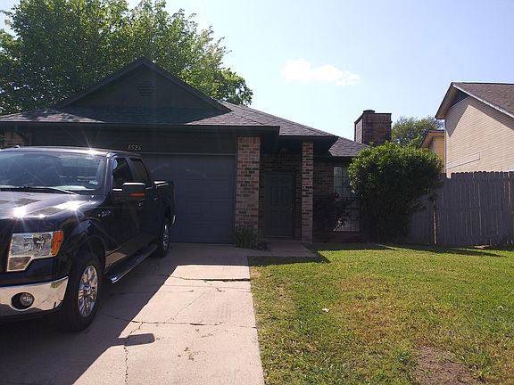 2nd image of 3526 Hudson Dr