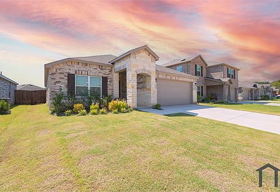 4th image of 1800 Village Creek Ln
