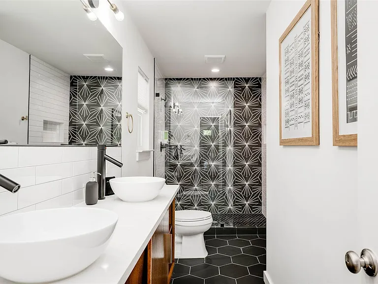2516 Friar Tuck Ln — Photo 22