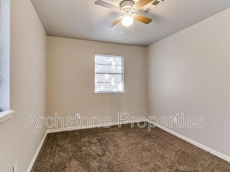 1424 Tanglewood Dr — Photo 31