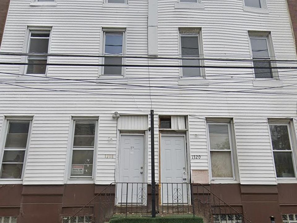 1st image of 1318 W Cumberland St