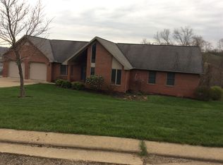 17 Kimberly Ln, Coshocton, OH 43812