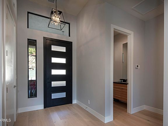3rd image of 233 SLEEPYGLEN Circle