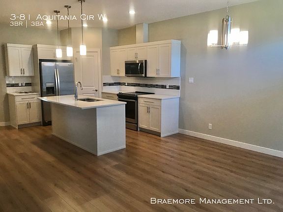 4th image of 81 Aquitania Cir W #3
