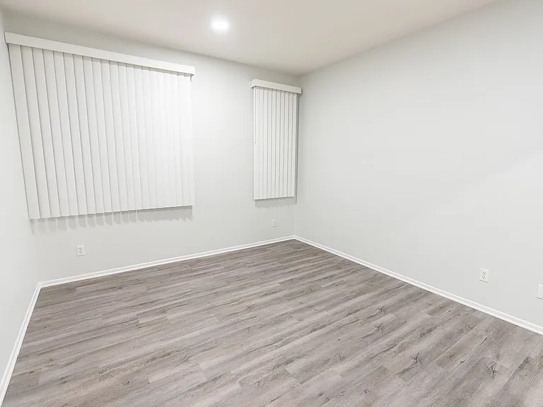 4532 Murietta Ave — Photo 53