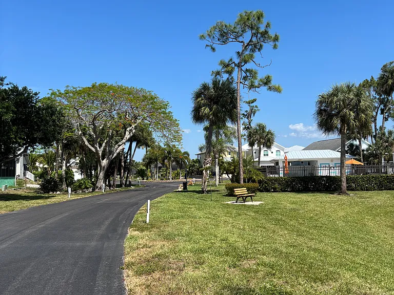 6111 Montego Bay Loop — Photo 42