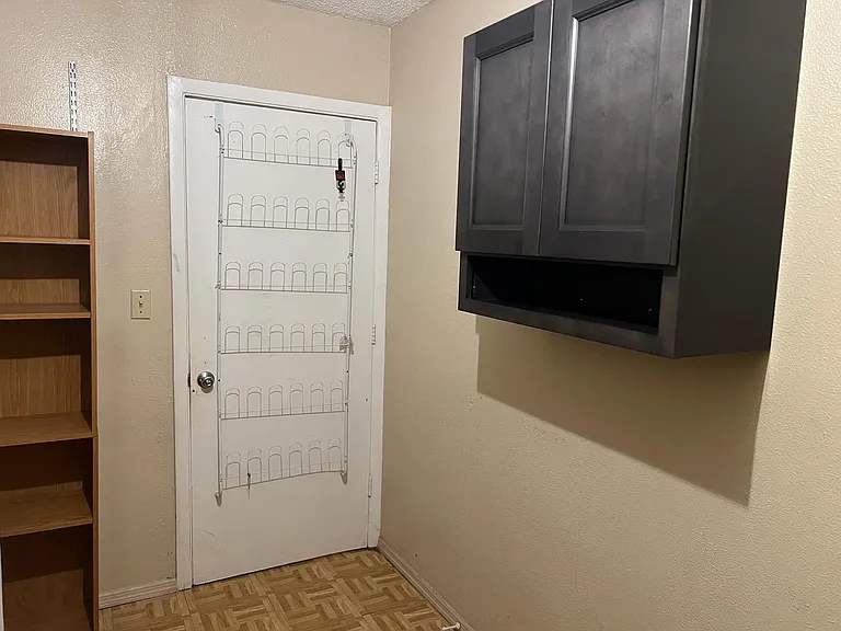 2719 Muscatello St #3 — Photo 3