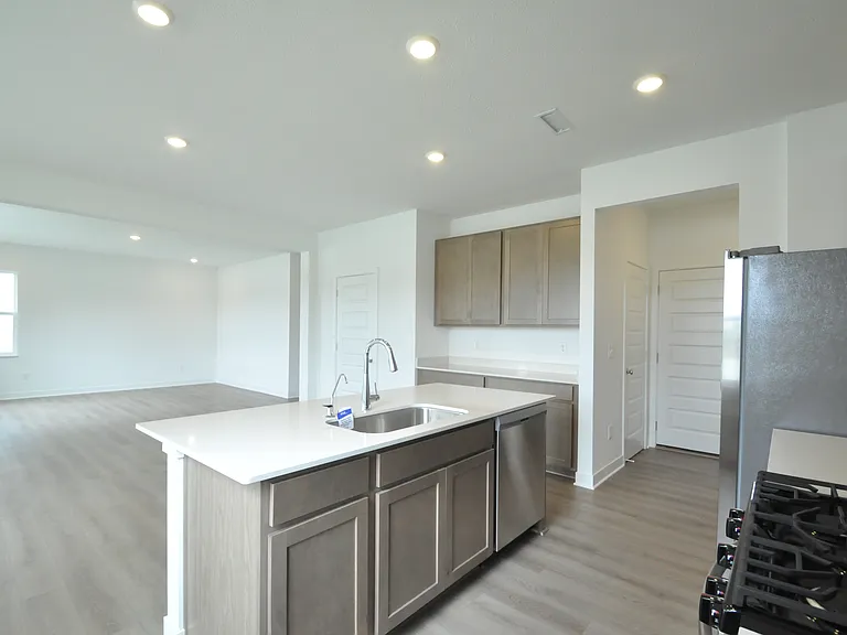 8578 Georgina St — Photo 8