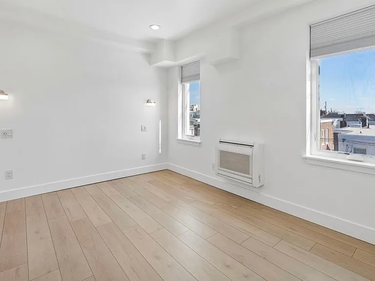 633 N 64th St #2 — Photo 11