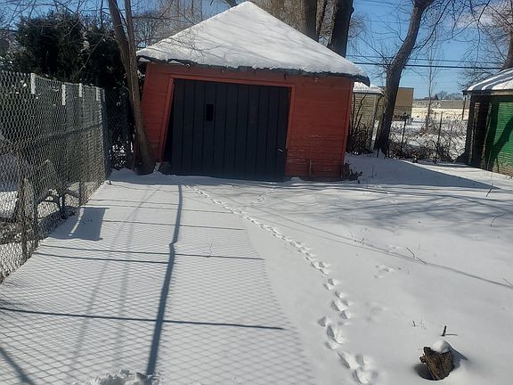 4th image of 8229 Carlin St
