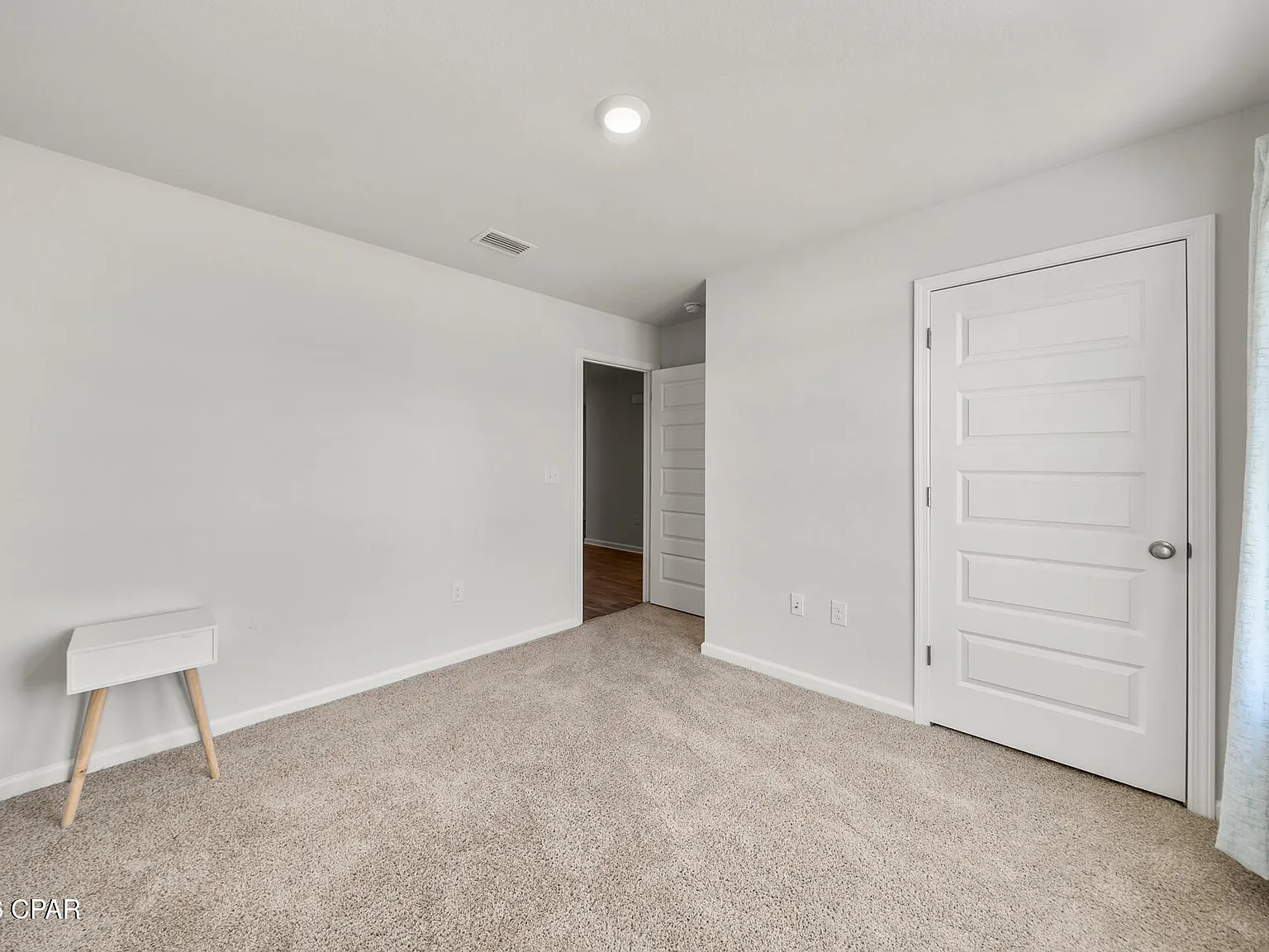 4 bed, 2.0 bath, 2041 sqft, $2,200 — Photo 4