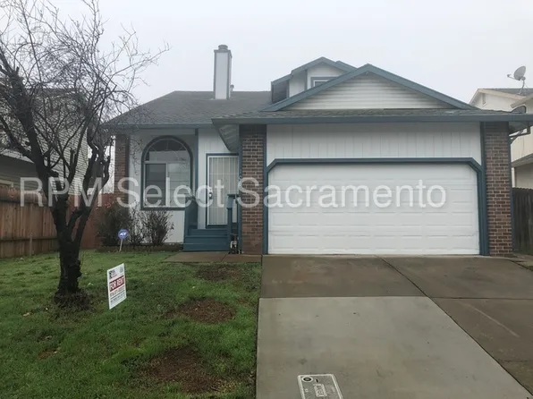 106 Creekside Cir, Sacramento, CA 95823