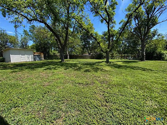 5th image of 2305 Birdcreek Dr
