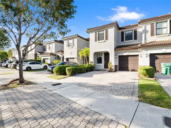 11637 NW 87th Ln, Doral, FL 33178