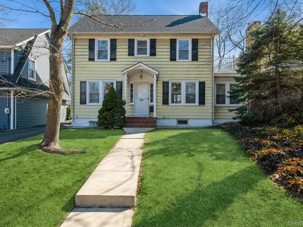 130 Soundview Rd, Huntington, NY 11743