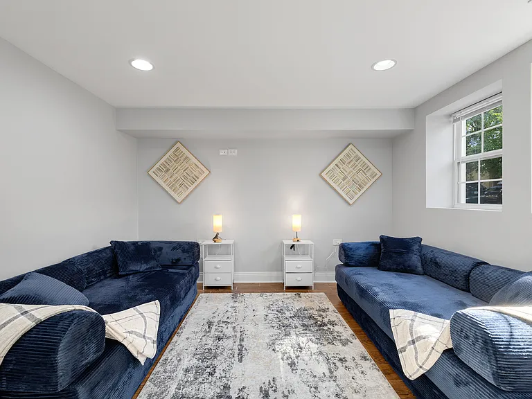 1513 Clinton Ave — Photo 29