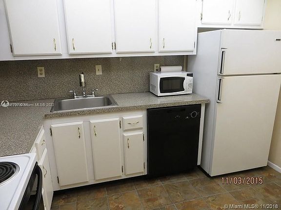 5th image of 7900 Camino Cir APT 204