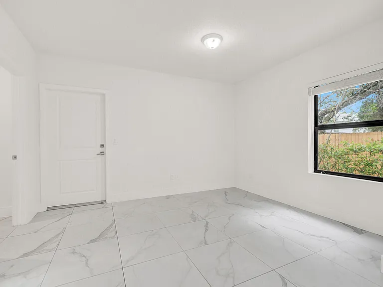 407 Bella Sol Way — Photo 7