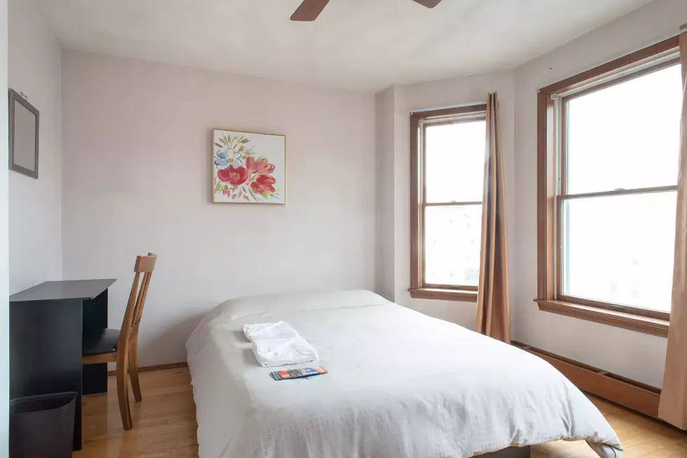 3 bed, 3000 sqft, $800 — Photo 2