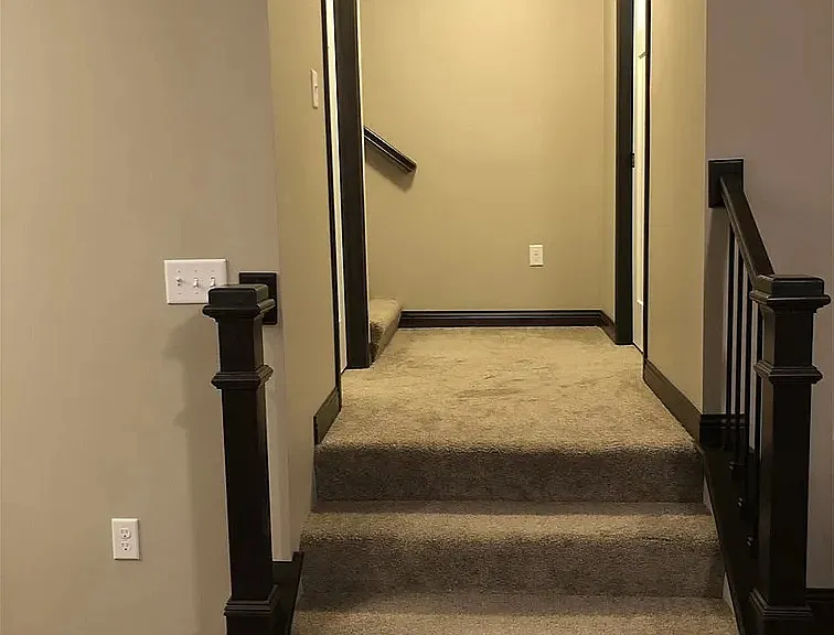 350 Clark Dr #1-3 — Photo 5