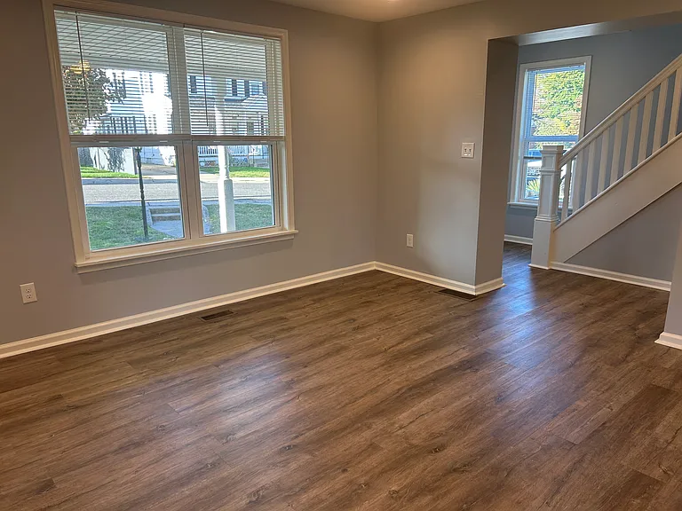 2605 Maple Ave — Photo 6